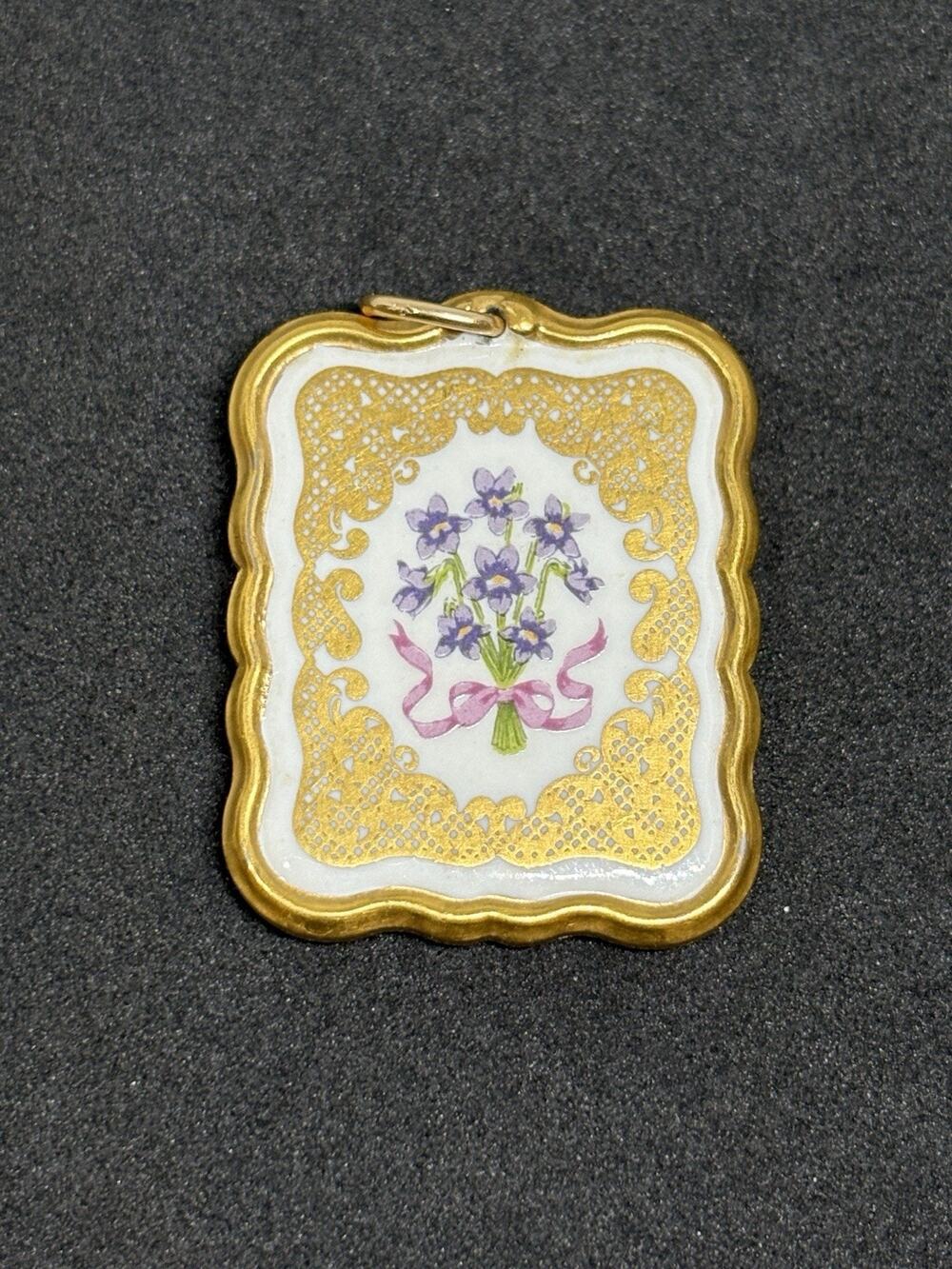 Vintage Franklin Mint 24K Gold Plated Porceline Victorian Valentine Pendant